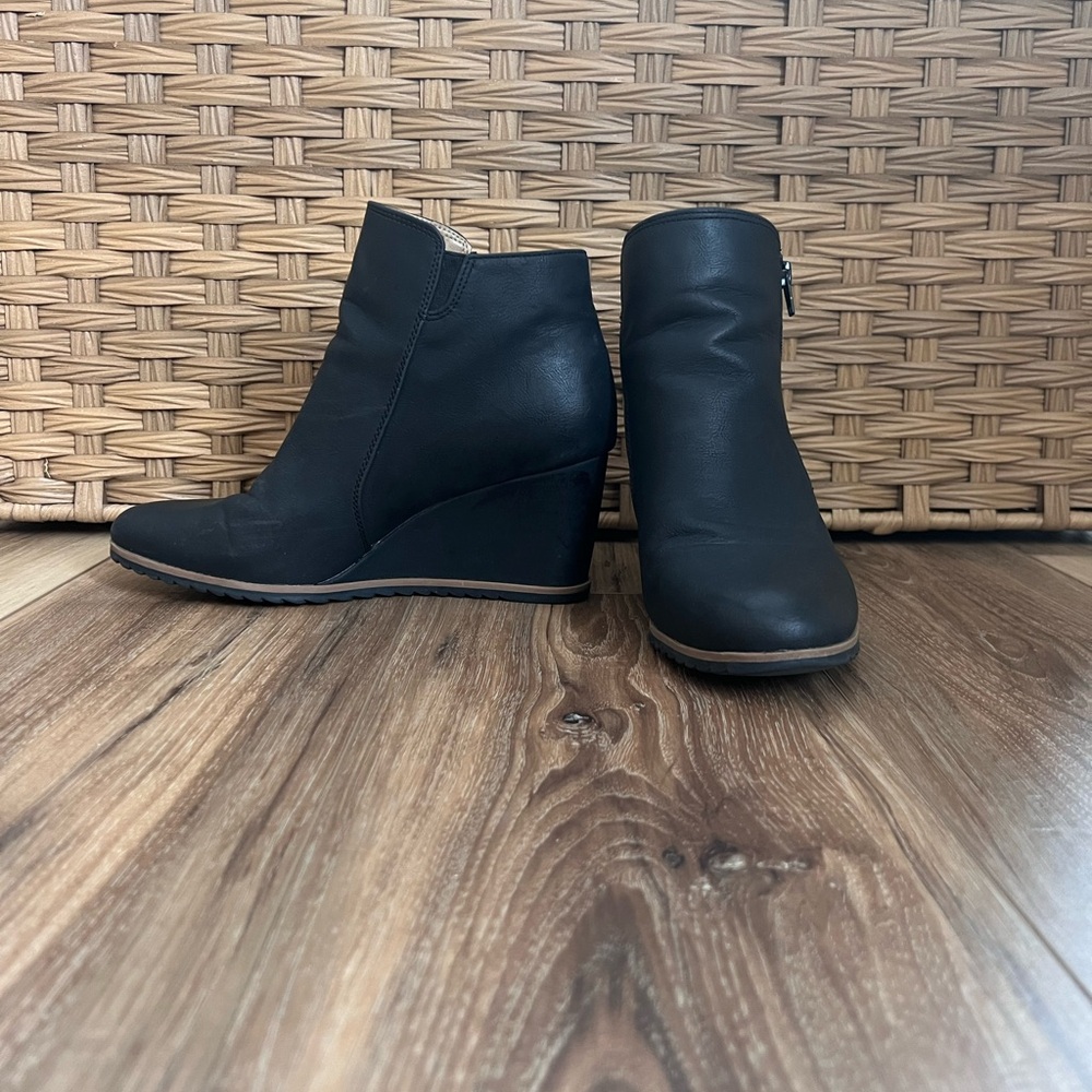 SOUL naturalizer ankle wedge booties. Gently used.